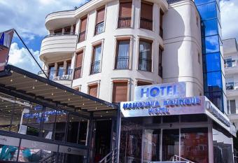 Hotel Mamounia Boutique allows 18 year olds to book a room