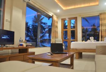 Crystal Beach Bali has Balcony rooms