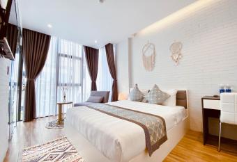 VYAN Beach House allows 18 year olds to book a room