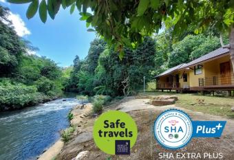 Khaosok Rainforest Resort has Balcony rooms