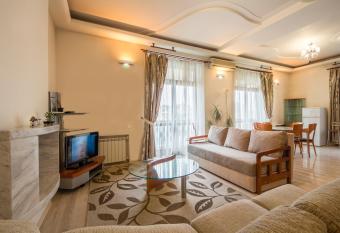 Central Apartments on Khreschatyk allows 18 year olds to book a room