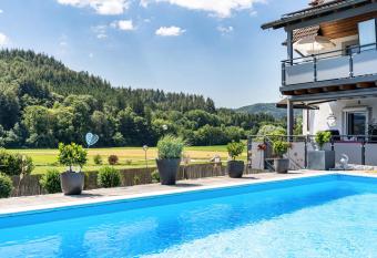 Ferienwohnung Geisbergblick has Balcony rooms