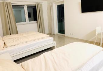 Gem  tliches Zimmer 20 min vom Frankfurt HBF 1 has Balcony rooms