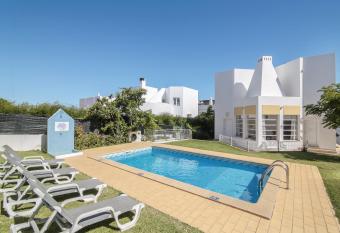 Villa Santo Estev  o has Balcony rooms