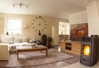 Ferienhaus Deko-Scheune has Balcony rooms