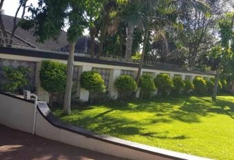 Immaculate 6-Beddroomed Guest House in Harare has Balcony rooms