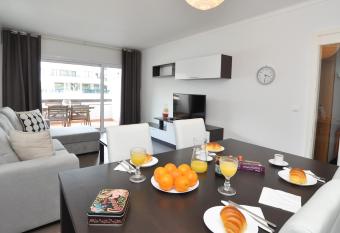 Tenis Golf Mar by OCvillas has Balcony rooms