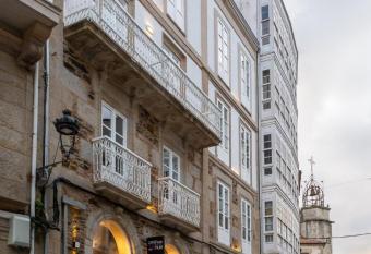 Hostal P  rtico allows 18 year olds to book a room