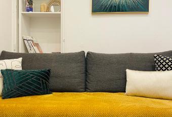 Room appart allows 18 year olds to book a room