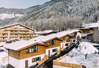 Alp Apart has Balcony rooms