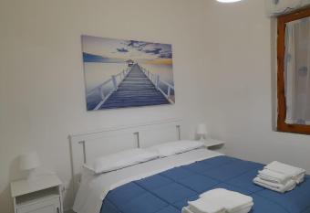 Casa vacanze Rossella has Balcony rooms