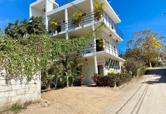 Bungalos Ximena allows 18 year olds to book a room