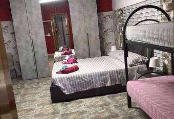 Da Giusy has Smoking/Balcony rooms