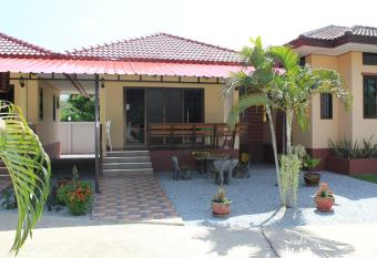 Naluemon Village FH 2 has Balcony rooms