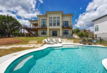 Luxury Lakeview Home w/Pool,Beach,Boat,&Gym Access has Balcony rooms