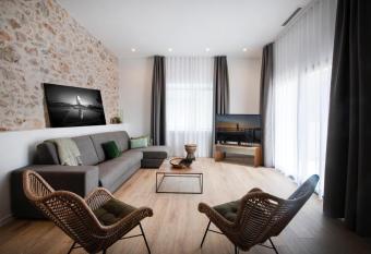 NC Apartments Rambla 32 has Balcony rooms