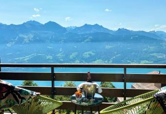 Hotel Gloria has Balcony rooms