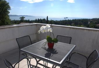 Apartma Viva has Balcony rooms