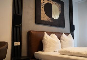 Ferienwohnungen im Stadtzentrum -JUNIK Apartments allows 18 year olds to book a room