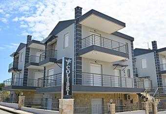 Colibri allows 18 year olds to book a room