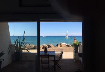 A l  or  e de l    2 has Balcony rooms