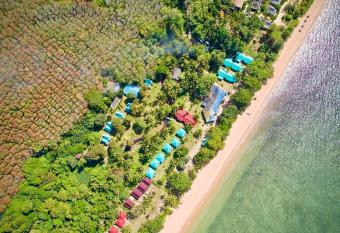 Libong Beach Resort has Balcony rooms