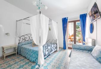 Florida Residence has Balcony rooms