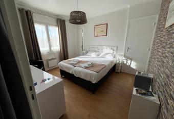 Le Crist Al H  tel de charme en bord de mer has Balcony rooms