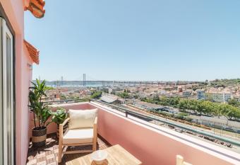 Casa Boma Lisboa - Unique Apartment With Private Balcony And Panoramic Bridge View - Alcantara IV has Balcony rooms