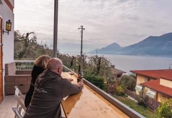 Villa Bianca by GardaDoma has Balcony rooms