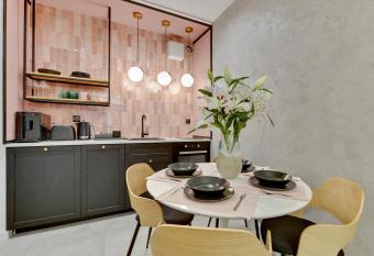 Downtown Apartments Aura III allows 18 year olds to book a room