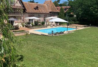 Marquise Barbot has Balcony rooms