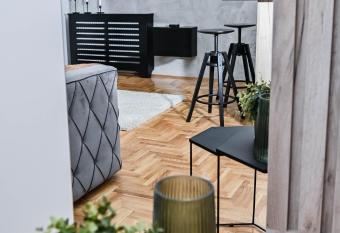 Cozy Apartment Plus has Balcony rooms