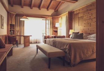 Hotel Waldhuus has Balcony rooms