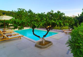 Panthea allows 18 year olds to book a room