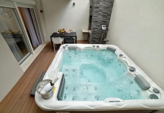 Luxury Apartment Knezovic has Balcony rooms