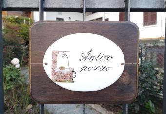 Antico Pozzo has Balcony rooms