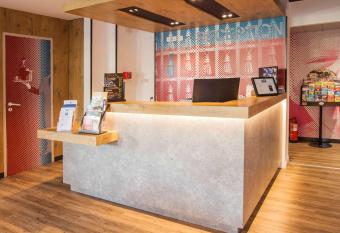 Hotel Ibis Budget Montpellier Centre Millenaire - allows 18 year olds to book a room