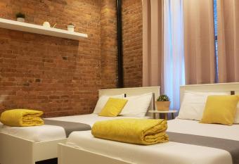 Hotel and the City, Empire State Building allows 18 year olds to book a room