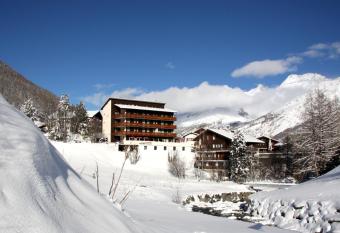 Hotel Bristol has Balcony rooms