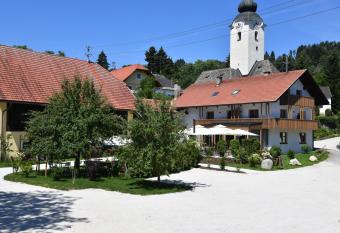  allows 18 year olds to book a room