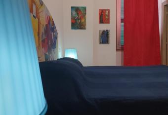 House LeoMar di Sara allows 18 year olds to book a room