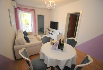 Apartman Lavender has Balcony rooms