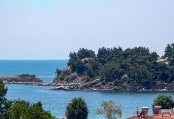 Lydia s House has Balcony rooms