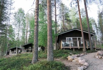LakeLodge Kiehinen & Igloos allows 18 year olds to book a room