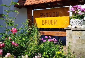 Pension Bauer has Balcony rooms