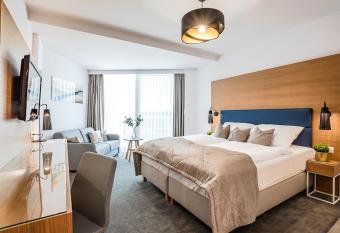 VacationClub     Seaside Park Apartament 644 allows 18 year olds to book a room