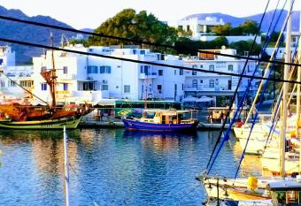 Yacht Front Studio - No 3 has Balcony rooms