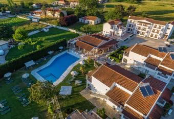 Goudelis Apartments has Balcony rooms