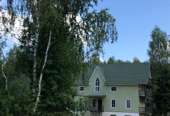 Metsalagendik has Balcony rooms